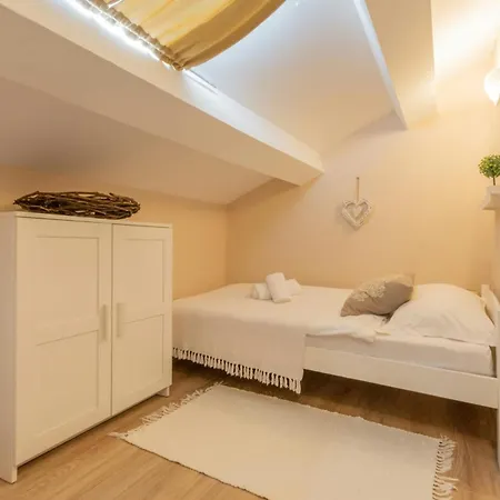 Villa Crogo Paradiz Labin (Istria)