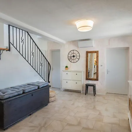 Crogo Paradiz Villa *