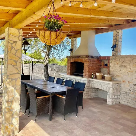 Villa Crogo Paradiz